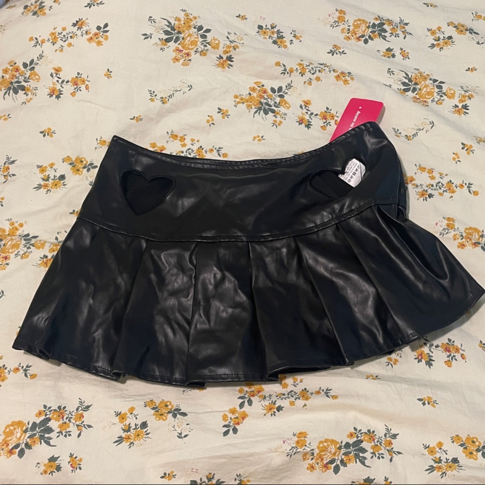 SHEIN Black Mini Skirt with Heart Cutouts